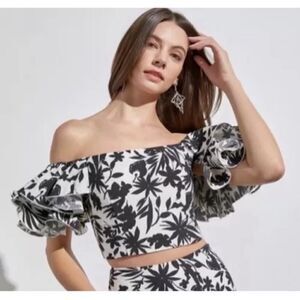 NWT DO + BE Blouse Crop Off The Shoulder Top Resort Wear Ruffle Small